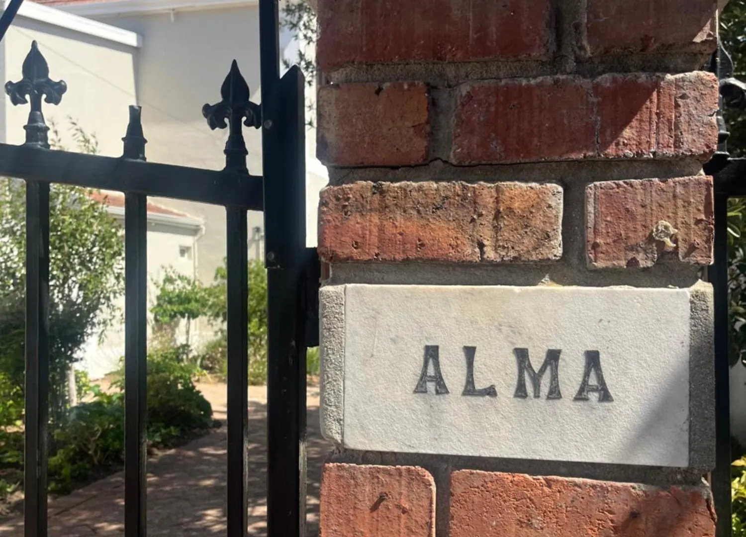 The Alma House 1900 Bed and Breakfast Κέιπ Τάουν